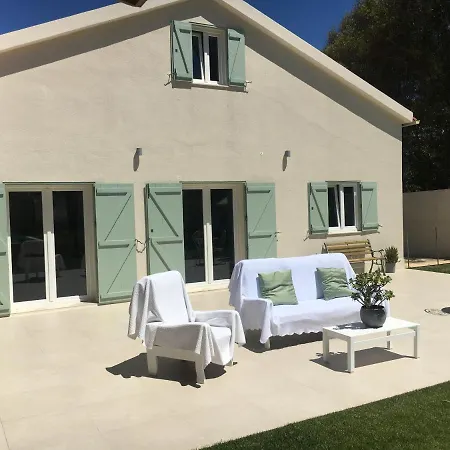 Pine Wood Charm House Villa